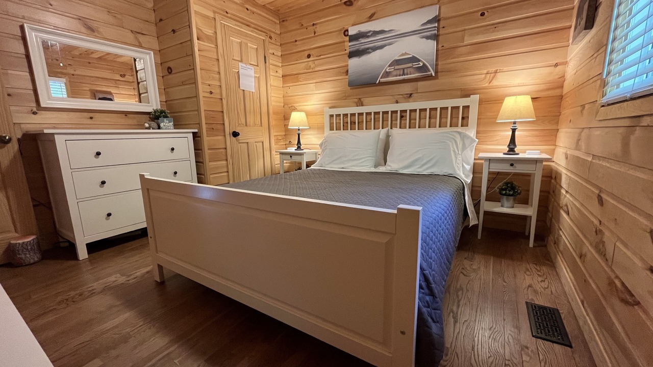 Photo of Bedroom in Irondale