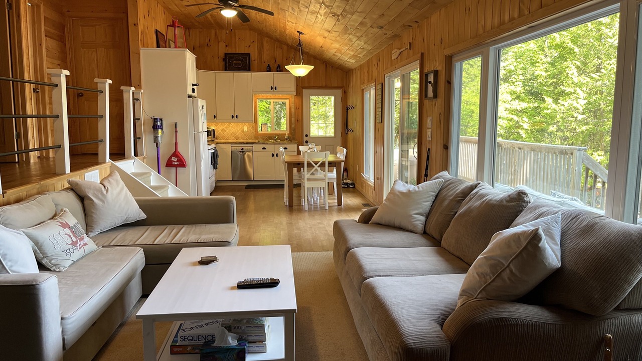 Photo of Livingroom in Irondale