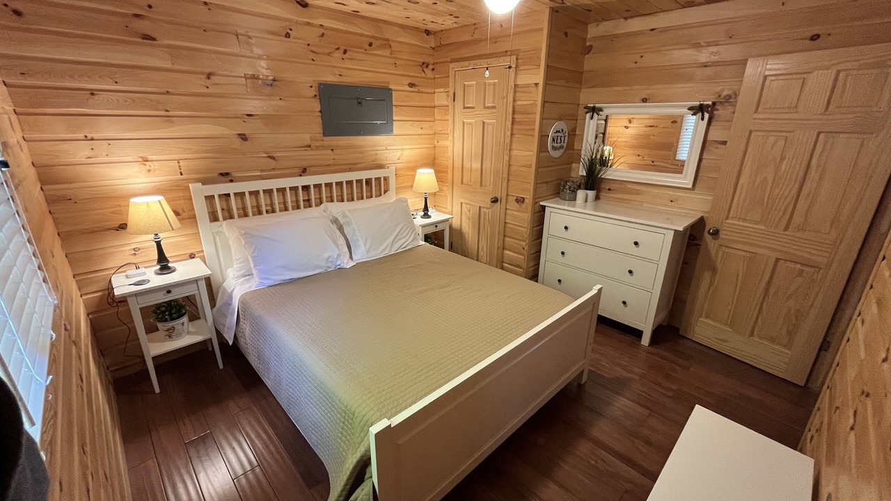 Photo of Bedroom in Irondale