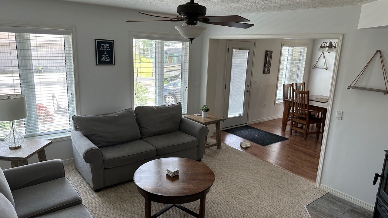 Photo of Livingroom in Turkey Point