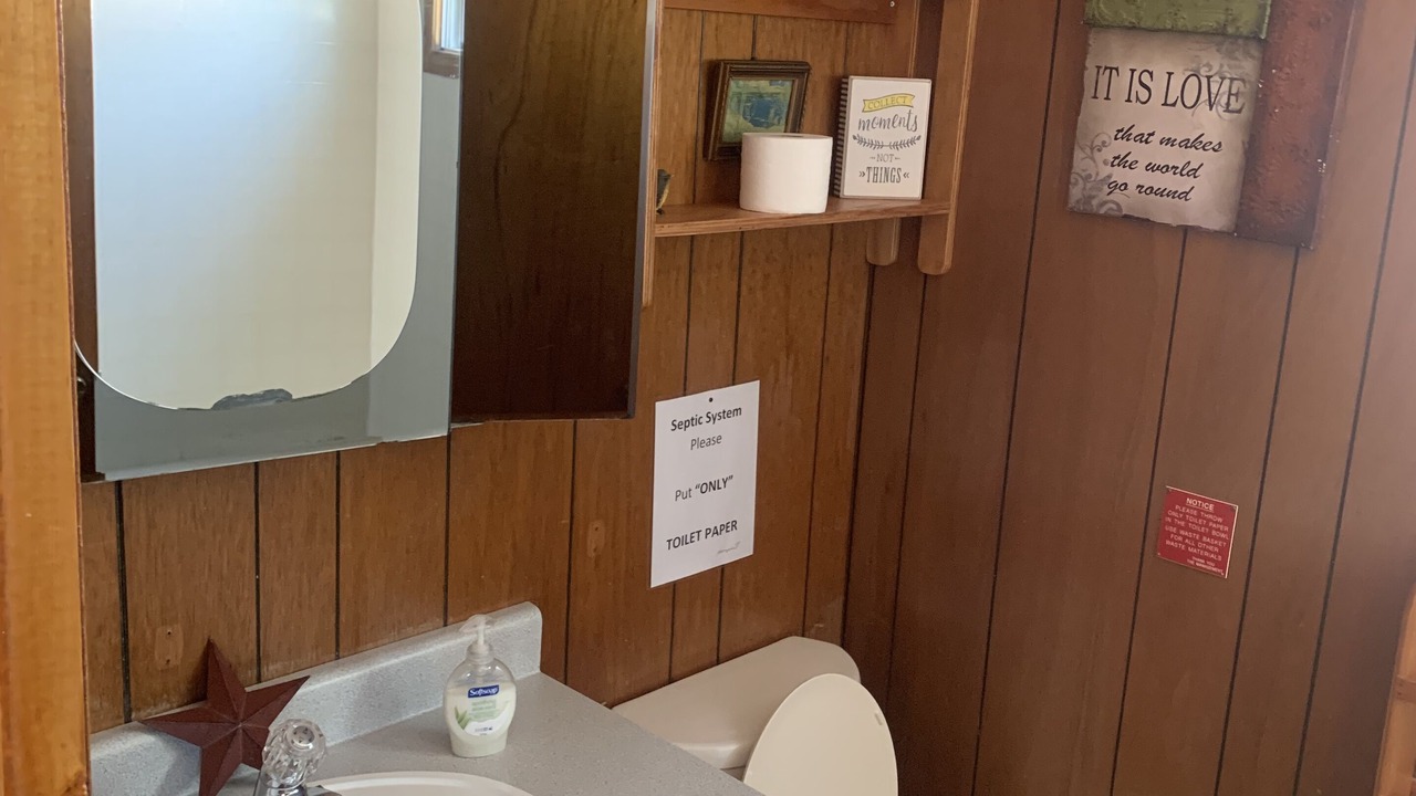 Photo of Bathroom in Lavigne