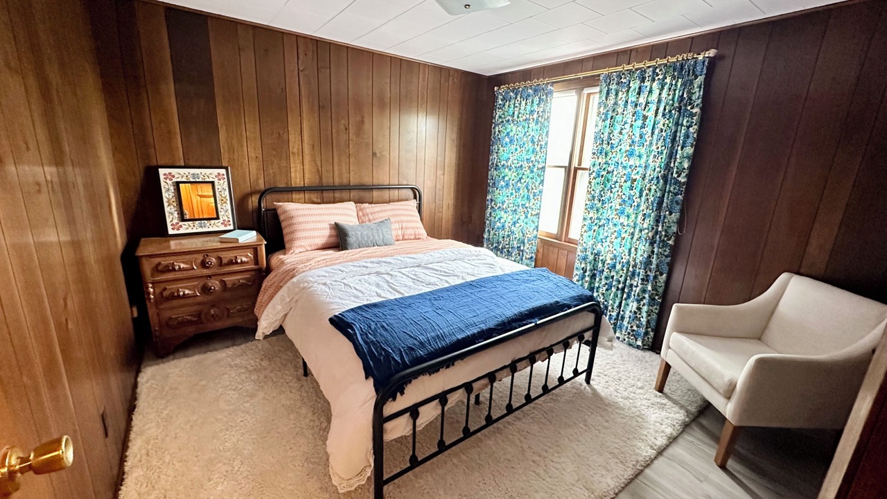 Photo of Bedroom in Lake Crystal