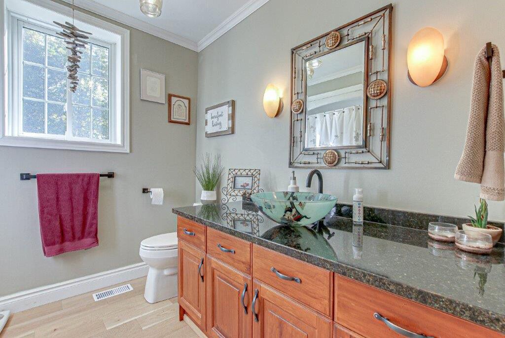 Photo of Bathroom in Central Elgin