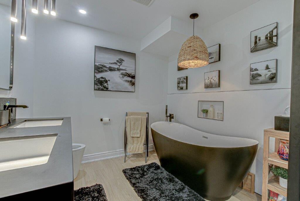 Photo of Bathroom in Central Elgin