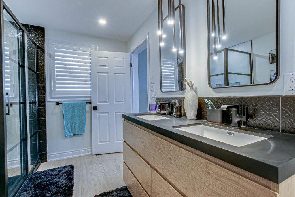 Photo of Bathroom in Central Elgin