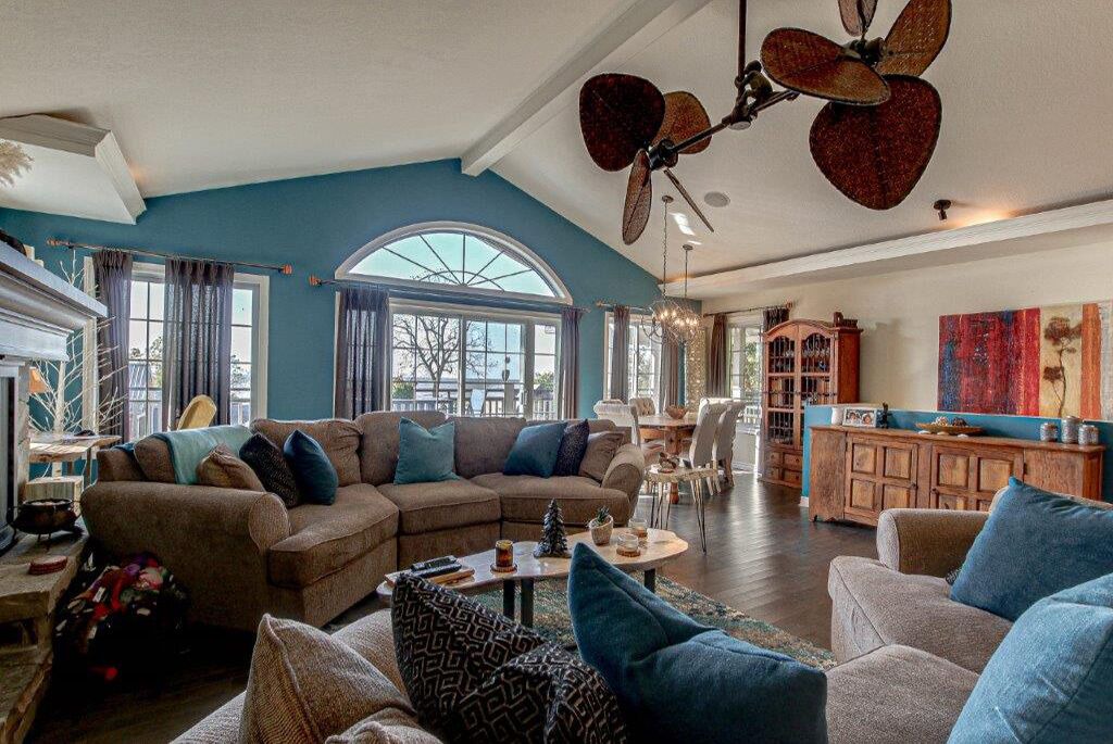 Photo of Livingroom in Central Elgin