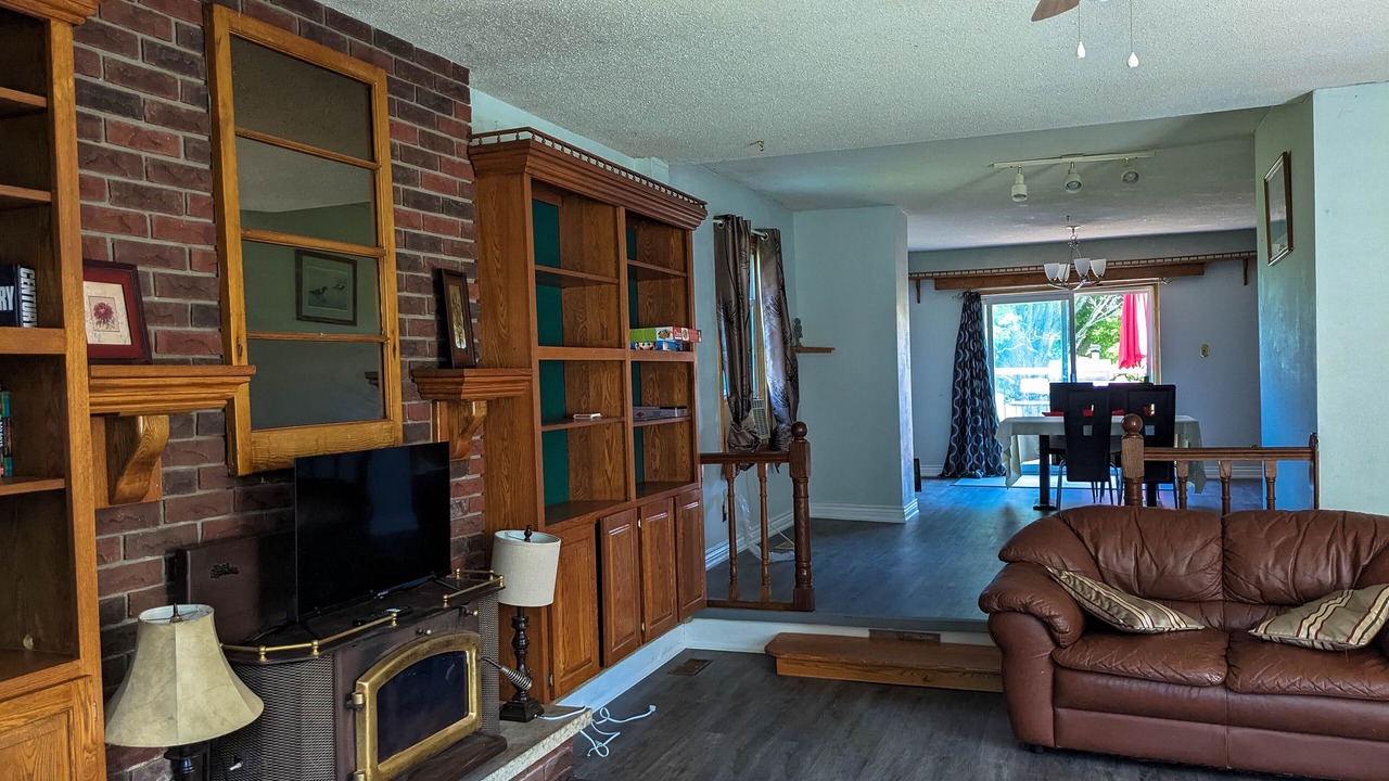 Photo of Livingroom in Colborne
