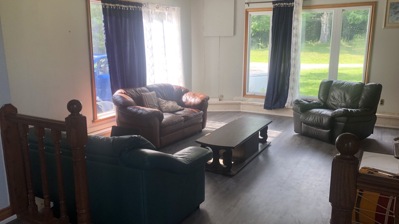 Photo of Livingroom in Colborne