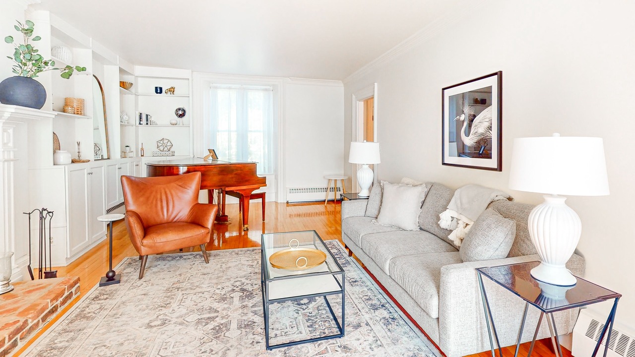 Photo of Livingroom in Brockville