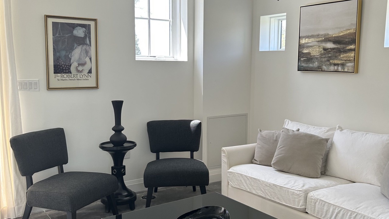 Photo of Livingroom in Cobourg