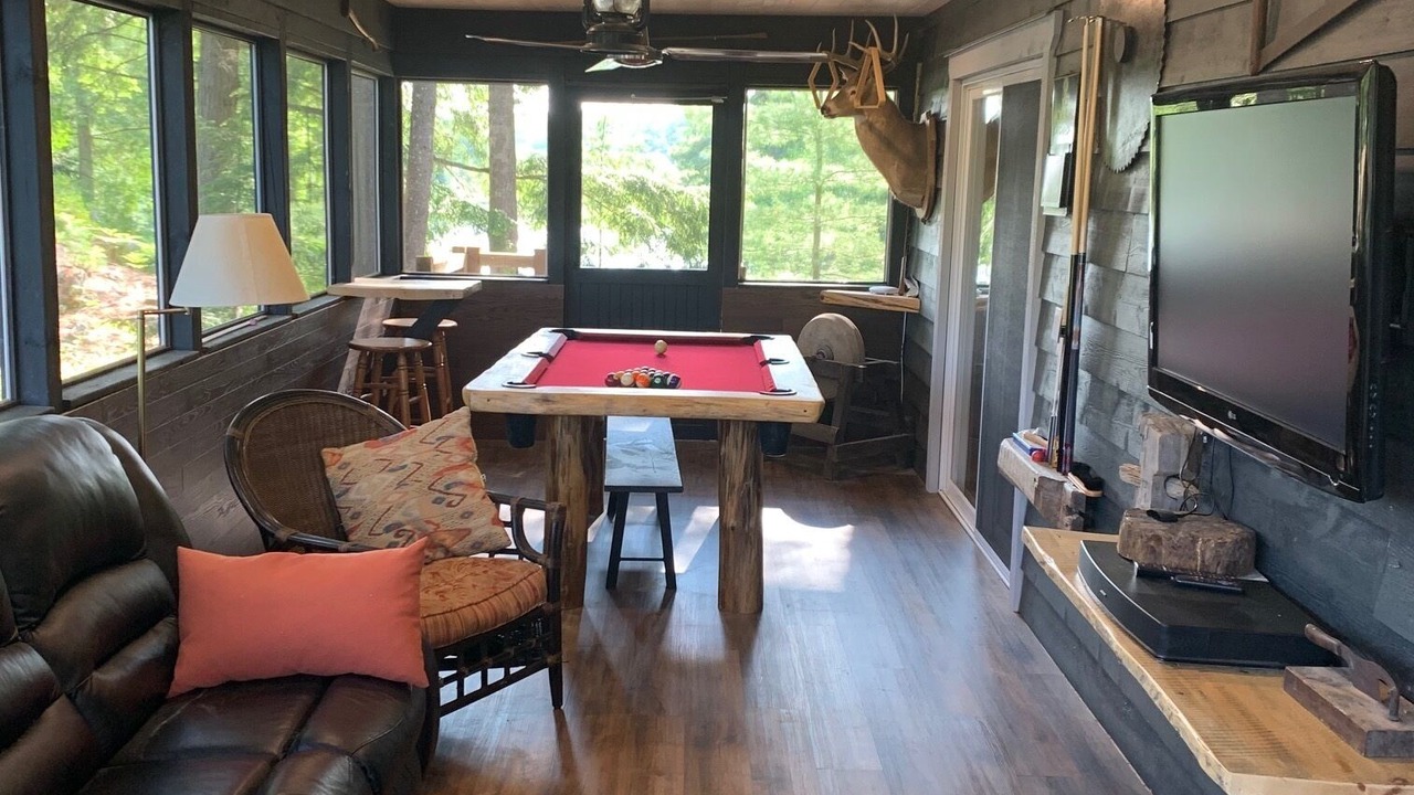 Photo of Livingroom in North Frontenac