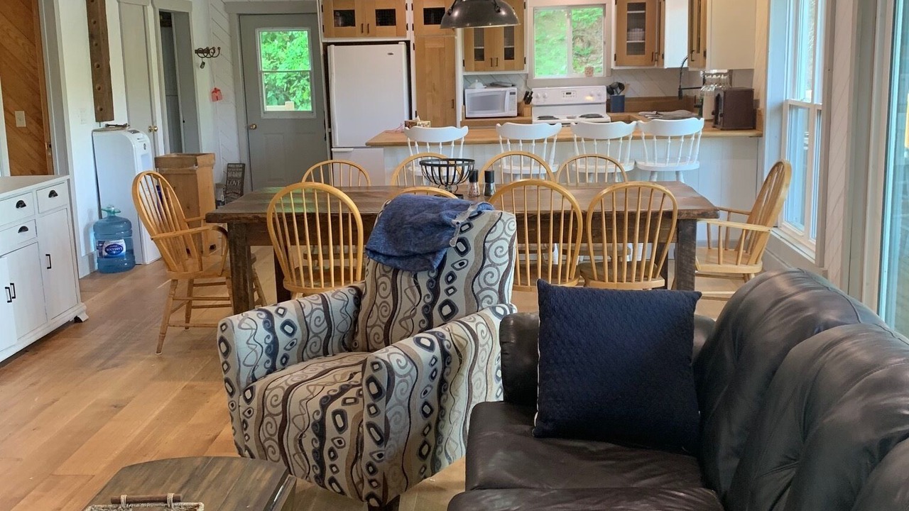 Photo of Livingroom in North Frontenac