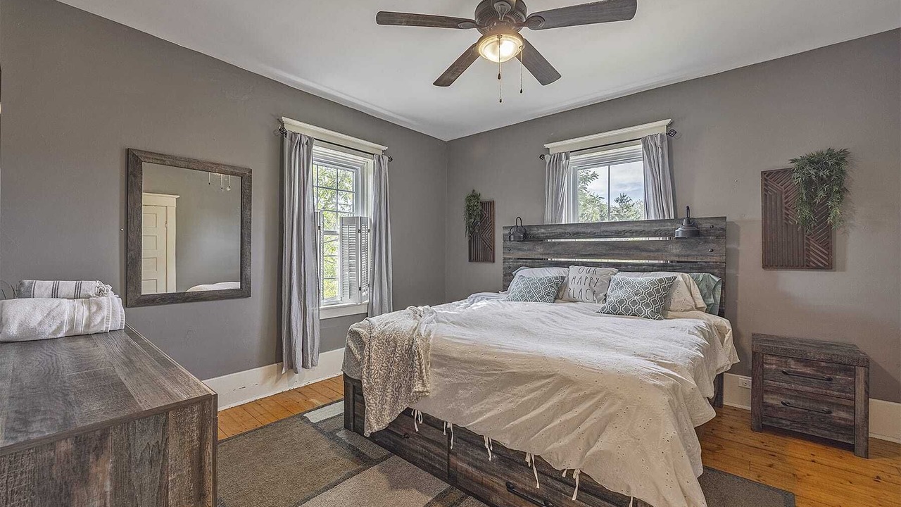 Photo of Bedroom in Napanee