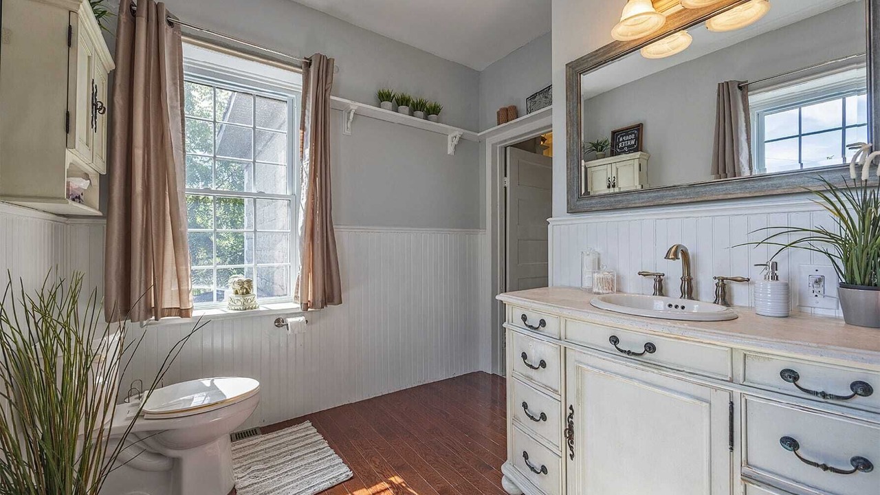 Photo of Bathroom in Napanee