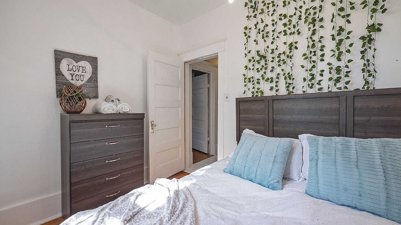 Photo of Bedroom in Napanee
