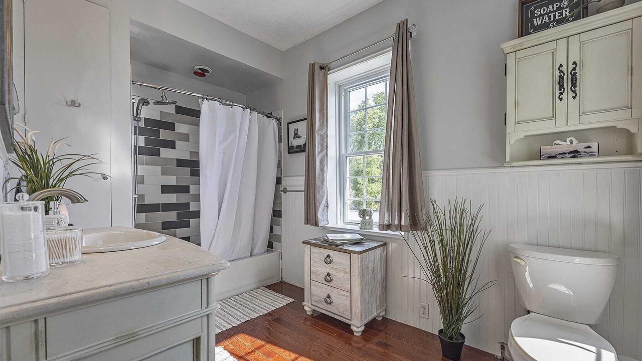 Photo of Bathroom in Napanee