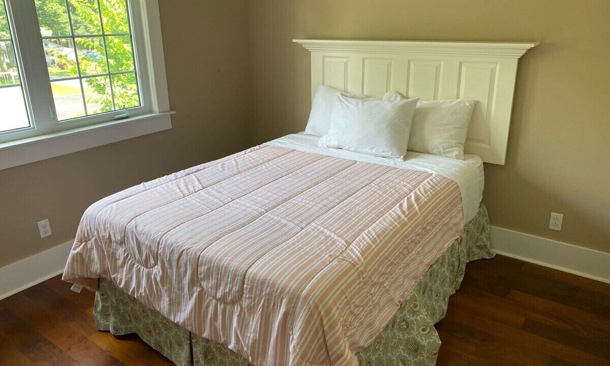 Photo of Bedroom in Crystal Beach