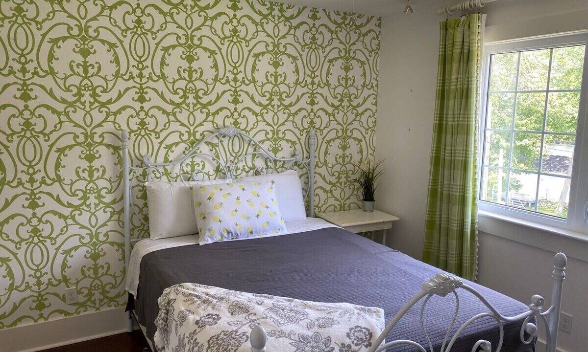 Photo of Bedroom in Crystal Beach