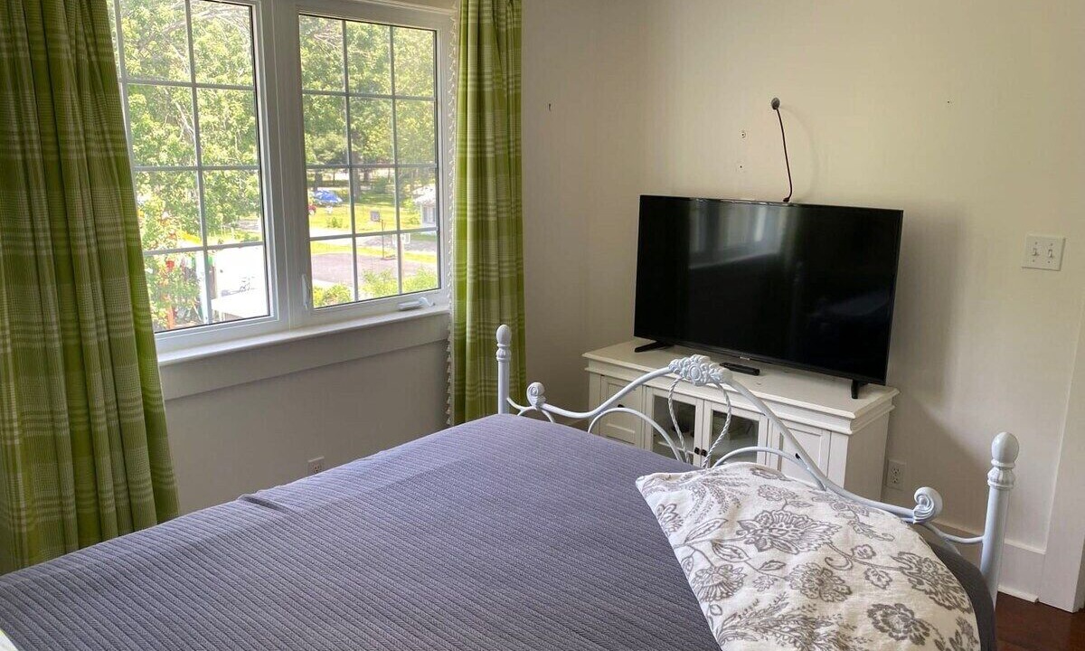 Photo of Bedroom in Crystal Beach