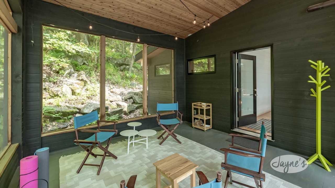 Photo of Bedroom in Lake of Bays