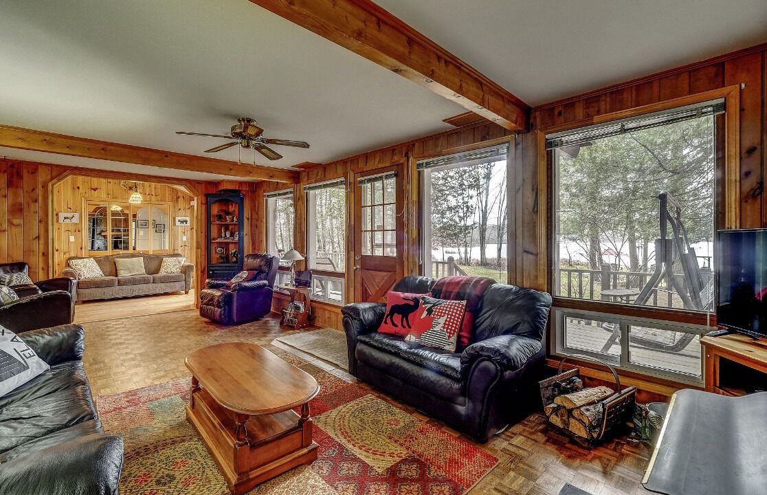 Photo of Livingroom in Head Lake