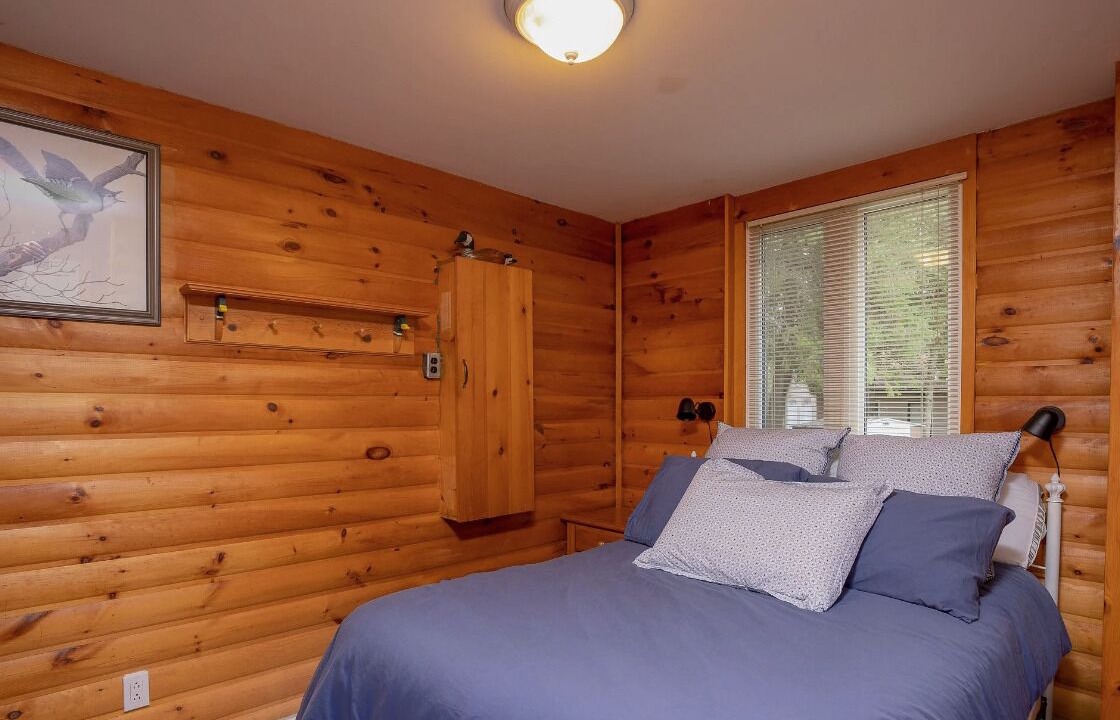 Photo of Bedroom in Head Lake