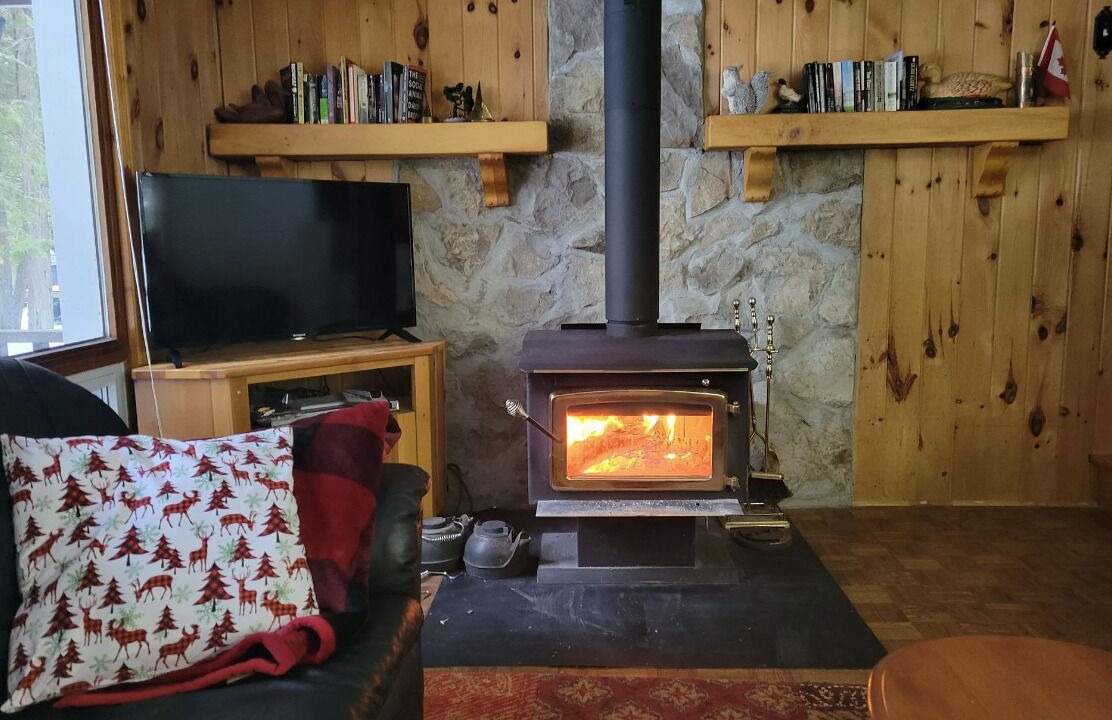 Photo of Livingroom in Head Lake