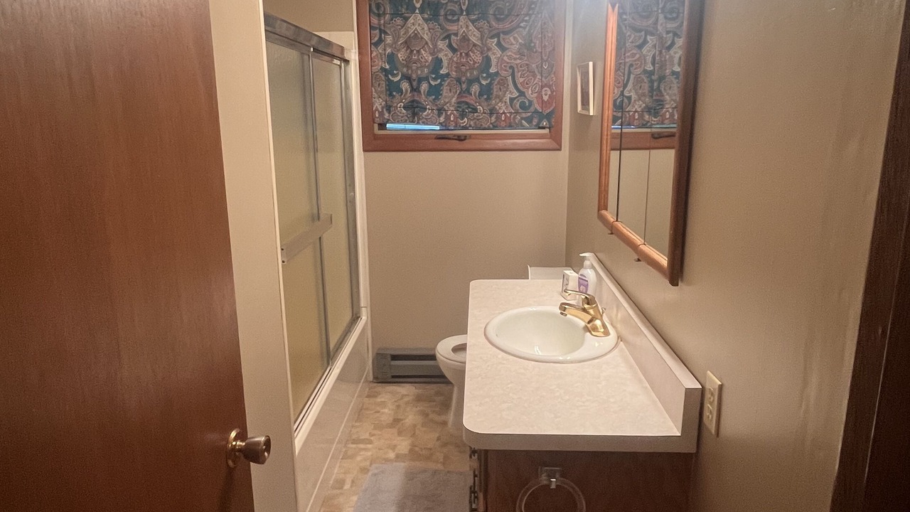 Photo of Bathroom in Crane Lake