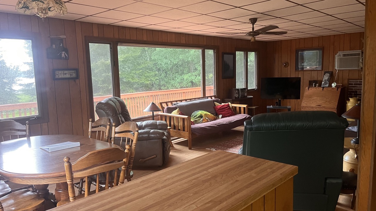 Photo of Livingroom in Crane Lake