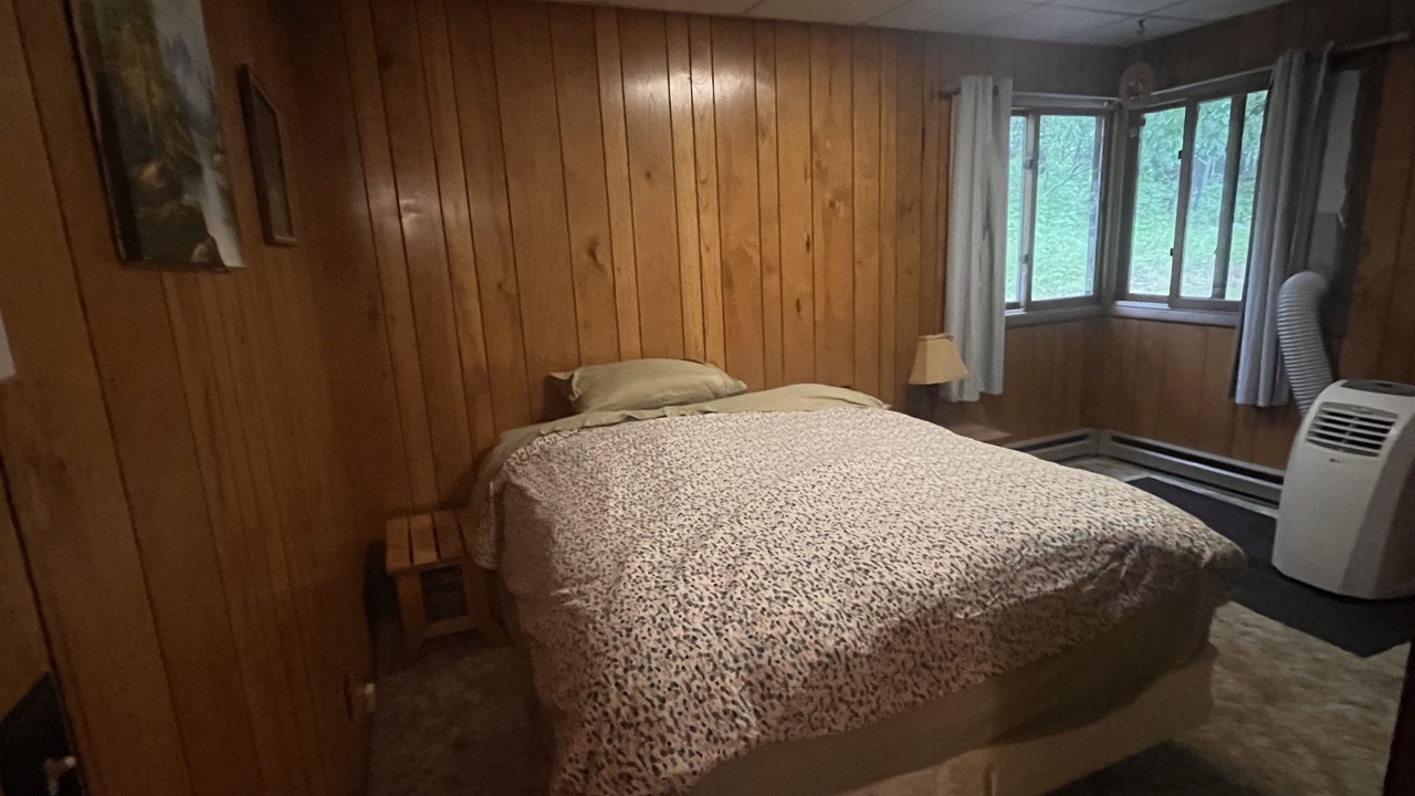 Photo of Bedroom in Crane Lake