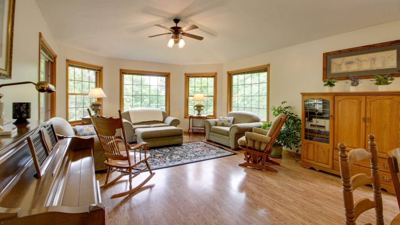 Photo of Livingroom in Frazee