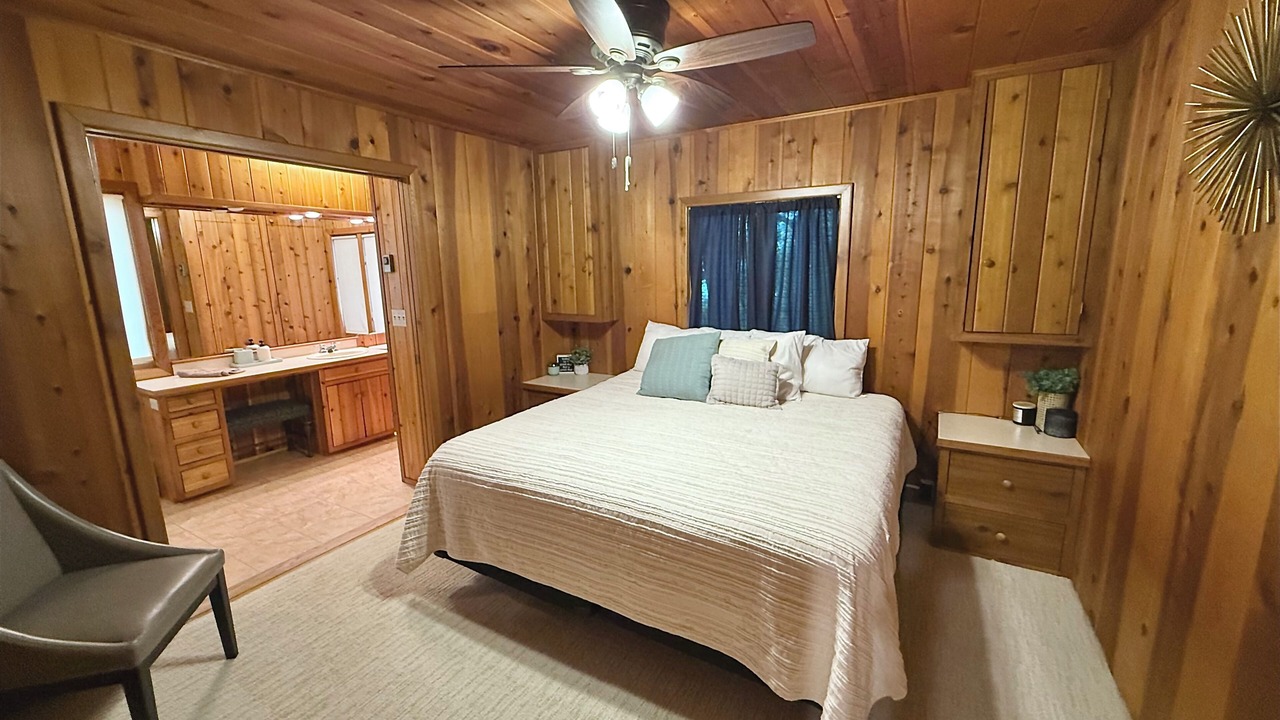 Photo of Bedroom in Detroit Lakes