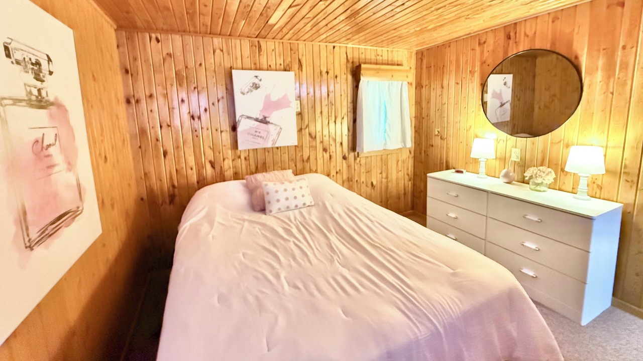 Photo of Bedroom in Detroit Lakes