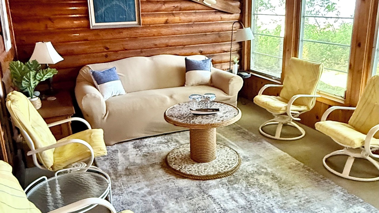 Photo of Livingroom in Detroit Lakes