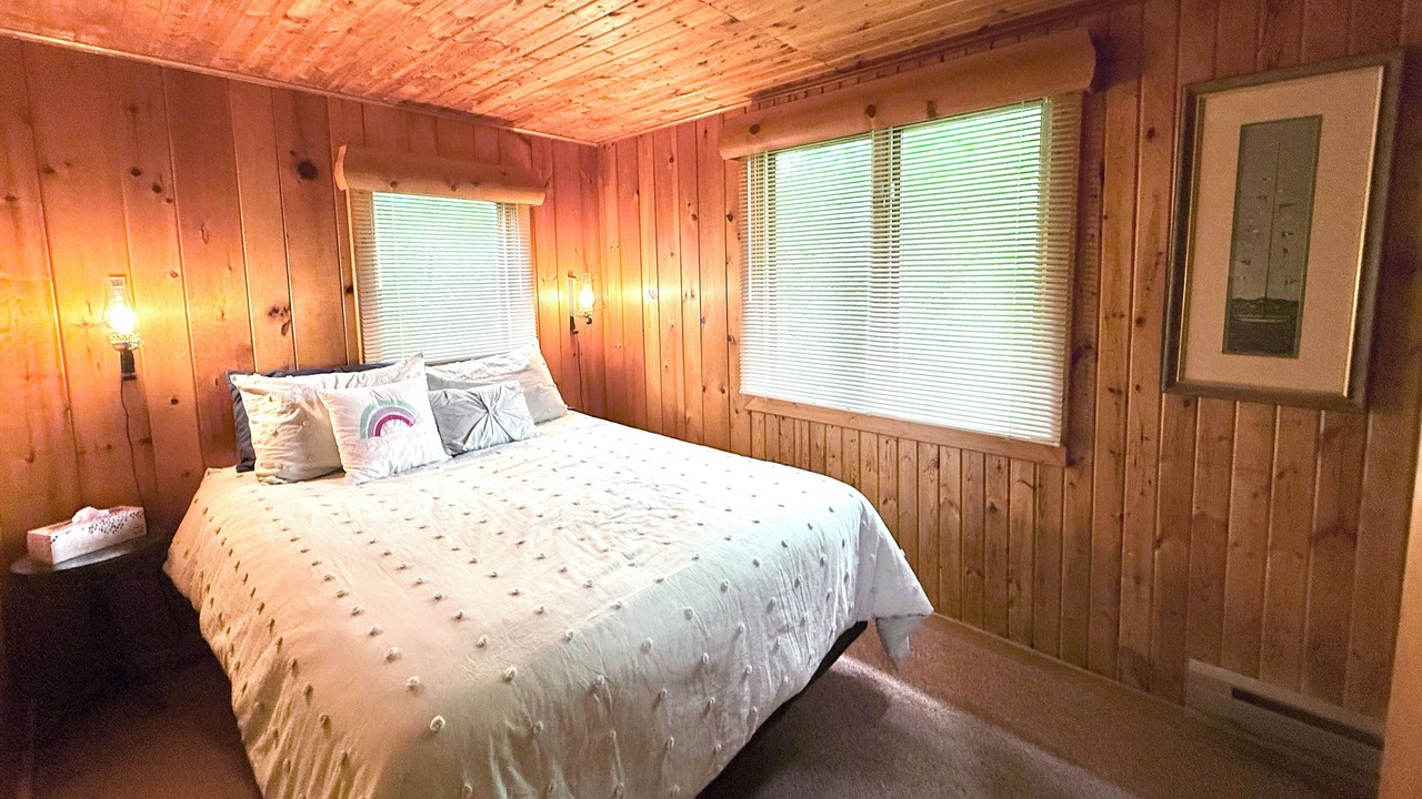 Photo of Bedroom in Detroit Lakes