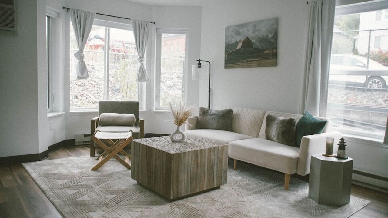 Photo of Livingroom in East Hillside