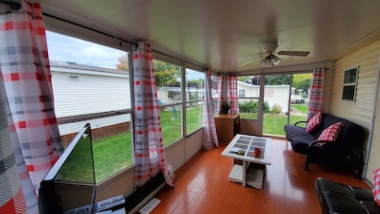 Photo of Livingroom in Sherkston