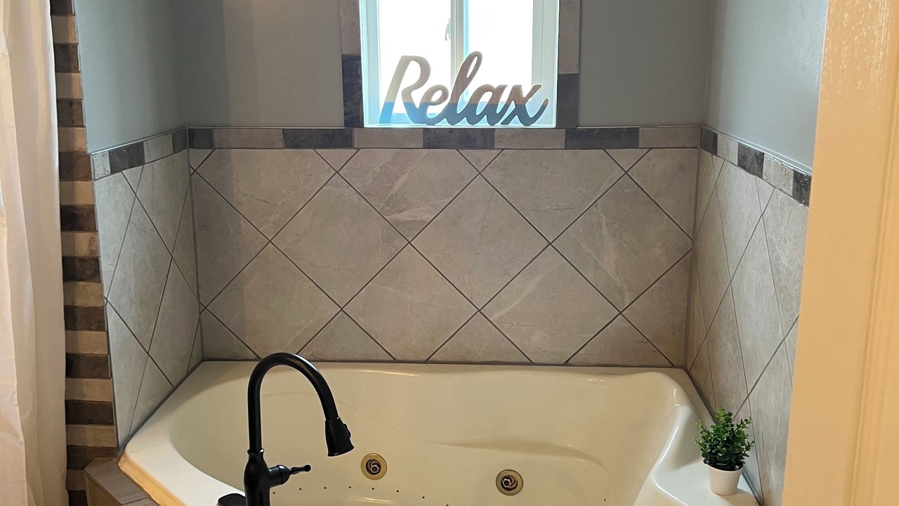Photo of Bathroom in Marathon