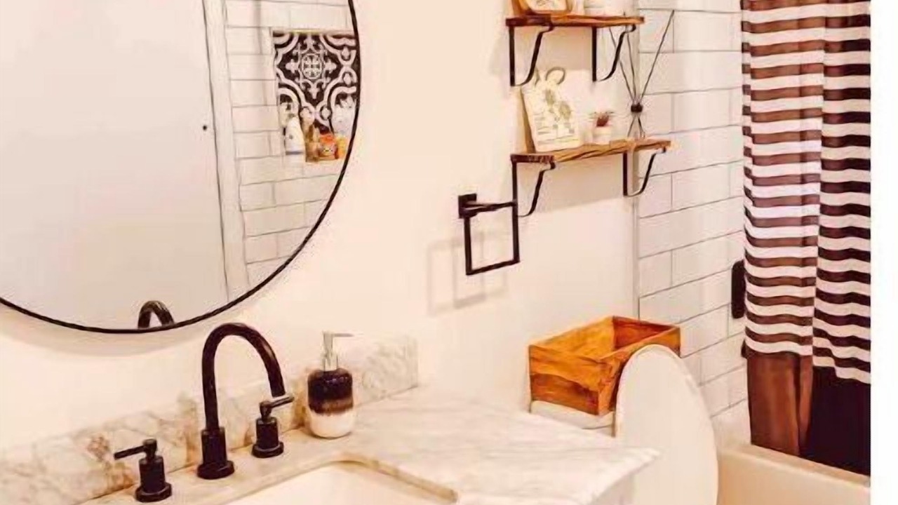 Photo of Bathroom in Baysville