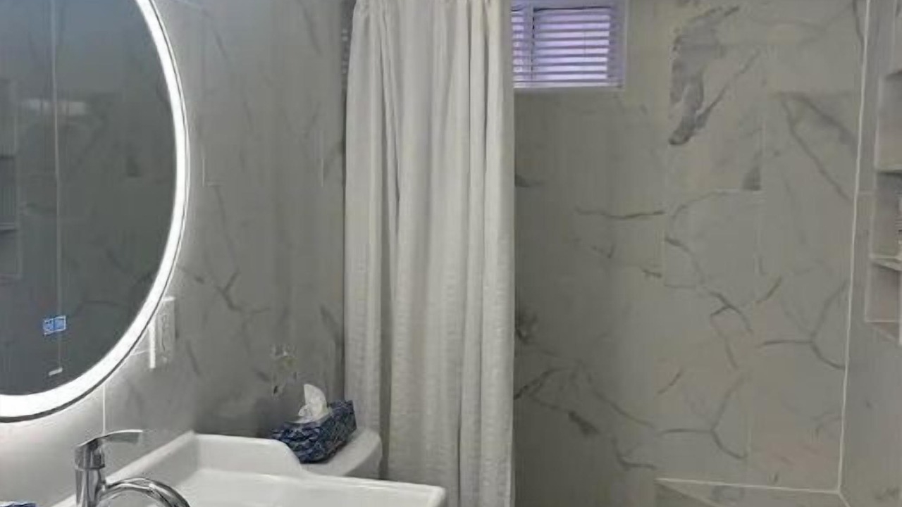 Photo of Bathroom in Hurontario