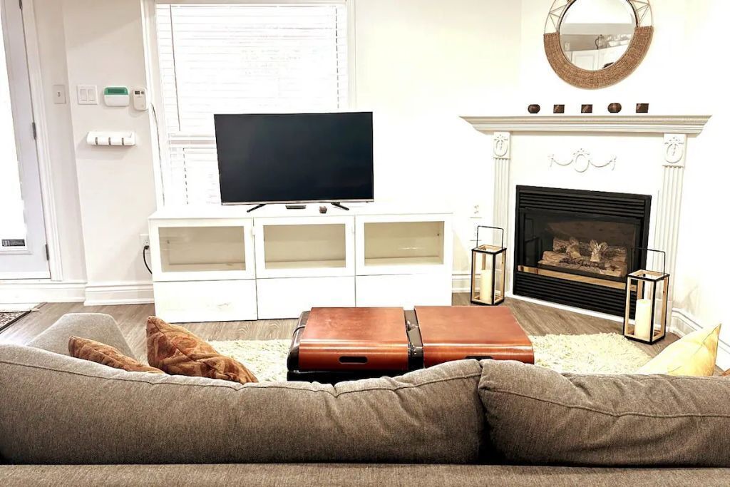 Photo of Livingroom in Hurontario