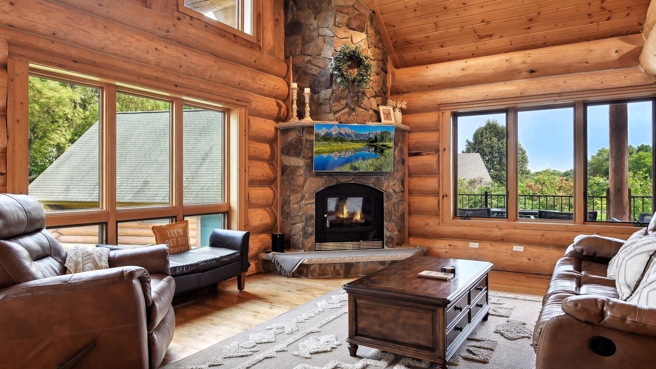 Photo of Livingroom in Maple Lake
