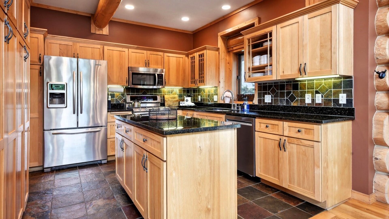 Photo of Kitchen in Maple Lake
