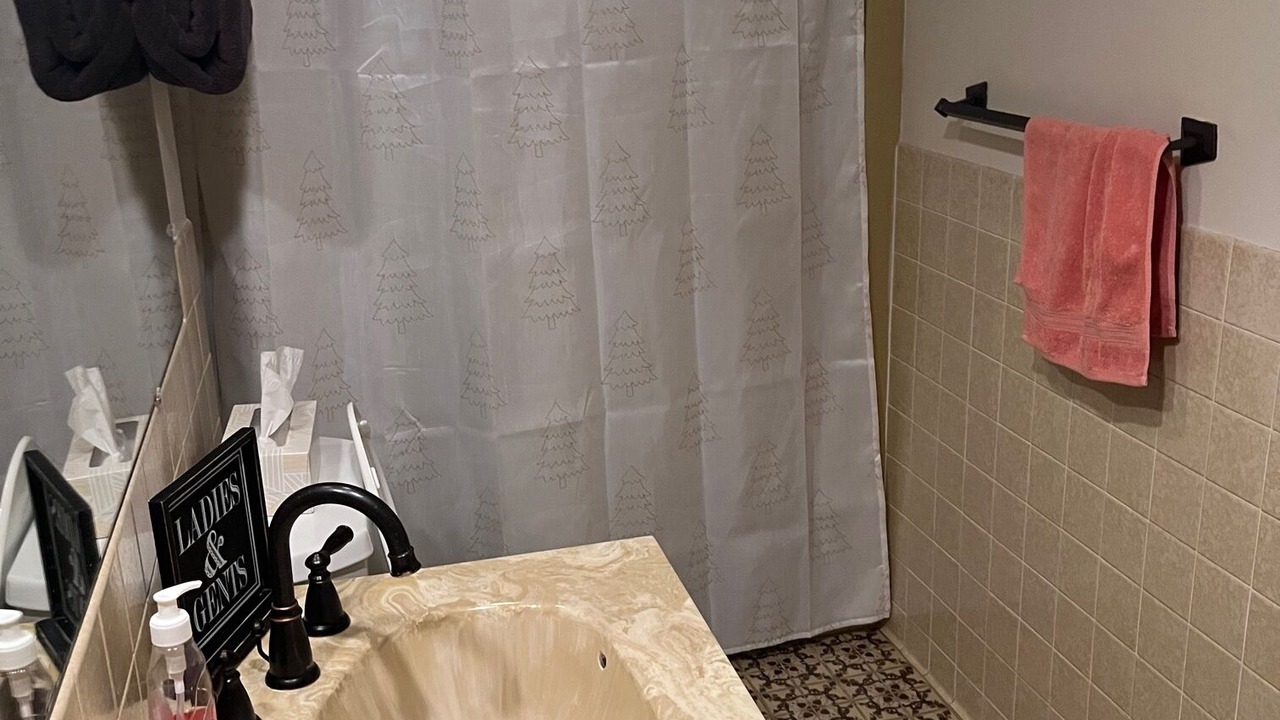 Photo of Bathroom in Mora