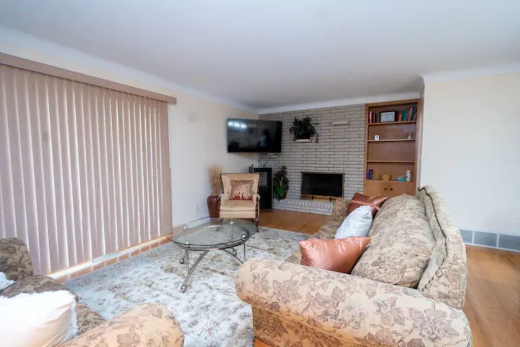 Photo of Livingroom in Maplewood