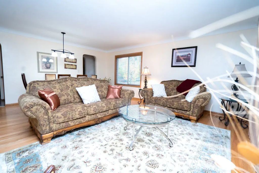 Photo of Livingroom in Maplewood