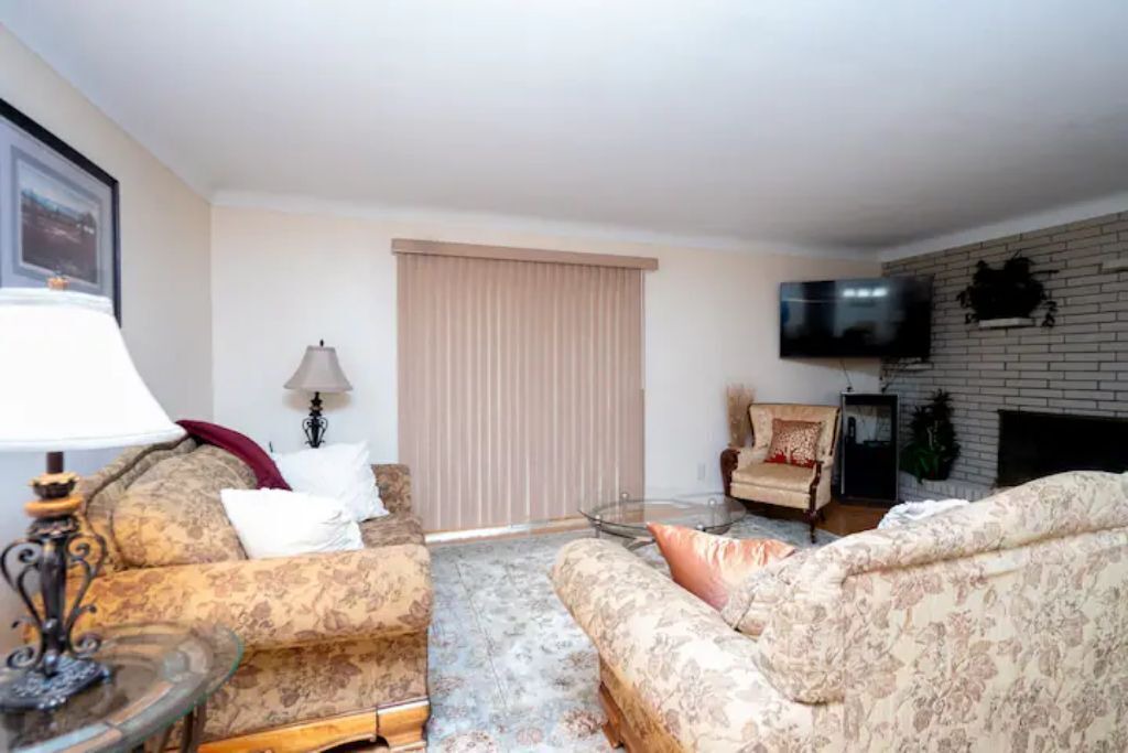 Photo of Livingroom in Maplewood