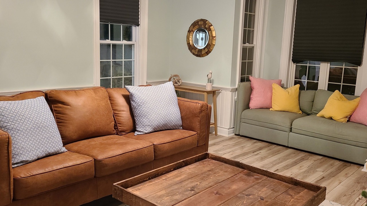 Photo of Livingroom in Port Dover