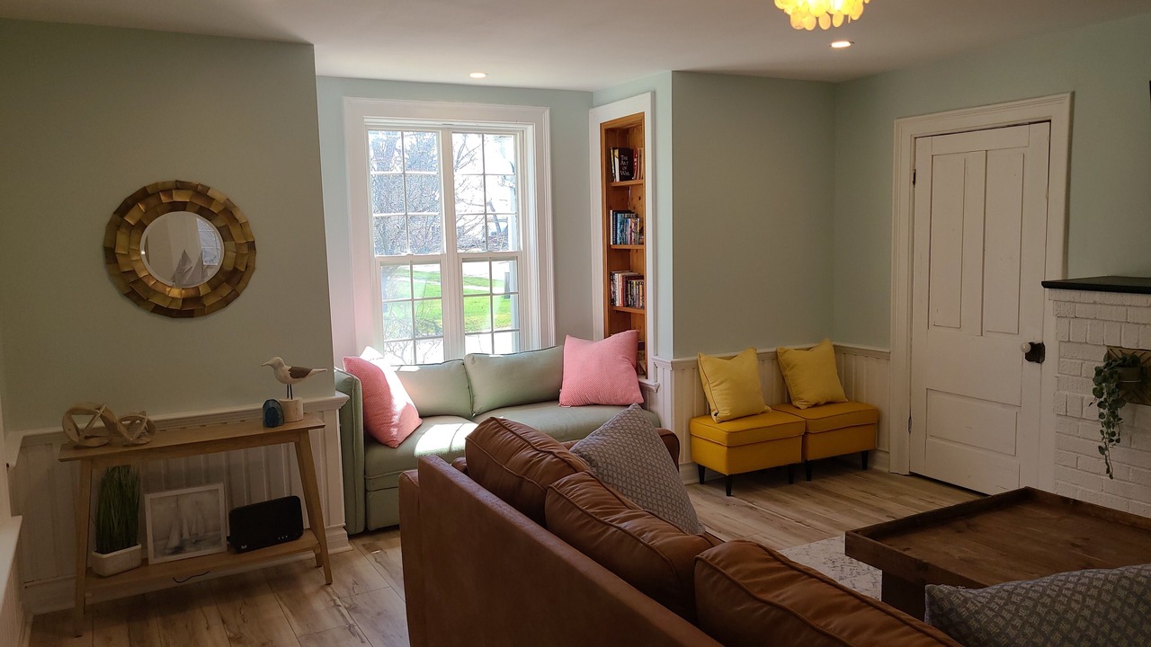 Photo of Livingroom in Port Dover
