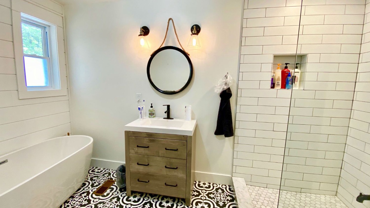 Photo of Bathroom in Havelock-Belmont-Methuen